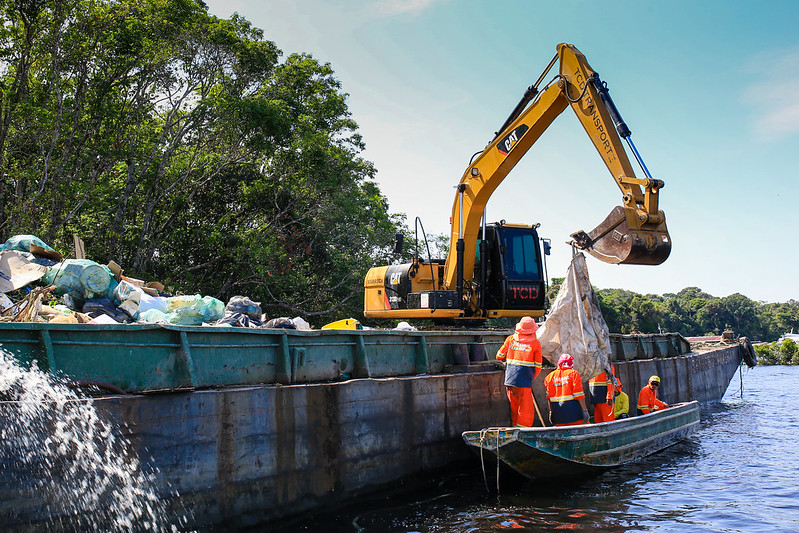 Manaus Possui Dez Coletores Flutuantes Que Atendem Comunidades Rurais