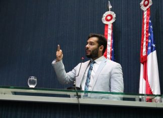 Platiny quer a derrubada do Muro do Milhão do Negão e satisfação da viagem inútil do Governador, com uso da maquina pública.