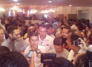 DAVID ALMEIDA assina filiação no PSB, com discurso forte de mudança para o bem do Amazonas. Rebecca Garcia disse "Caminharemos juntos nessa eleição".