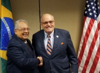 Após o fracasso de Bosco Saraiva na Segurança Pública, Amazonino foge para Nova York, inventa parceria com ex-prefeito Rudolph Giuliani e não divulga valores, que devem ser milionários