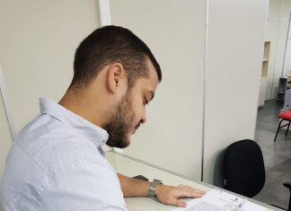 Prefeito Adail Filho assina o termo de convênio com o governo do Estado para asfaltamento de Coari