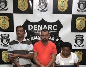 Polícia Civil prende trio com drogas, arma de fogo e munições no bairro Glória