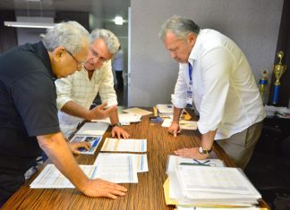 Governador Amazonino Mendes faz reunião na Seinfra para avaliação de obras do sistema viário no Estado