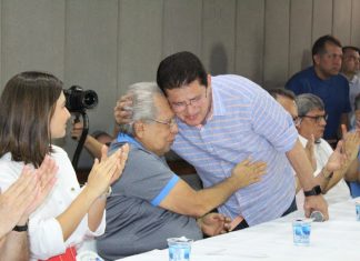 Amazonino Mendes inicia campanha ao lado de Alfredo em encontro com vice-prefeitos e ex-prefeitos