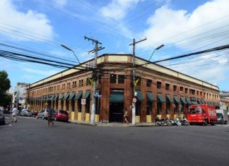 Princípio de confusão no PAC Galeria Espírito Santo em Manaus para tirar identidade