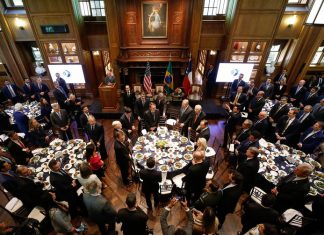 Bolsonaro recebe premio em Dallas, no Texas