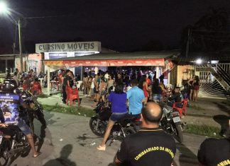 Duas pessoas foram presas e seis bares fechados durante operação de fiscalização em Parintins