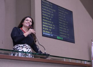 Alessandra Campêlo quer manter diálogo com professores por novas conquistas