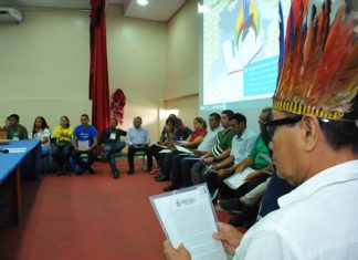 Seduc-AM promove reunião técnica com líderes indígenas para propor melhorias