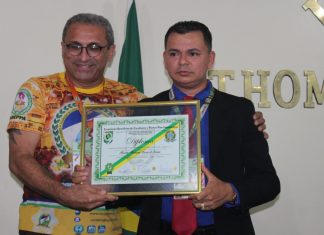 Escritor de Careiro Castanho lança livro de poemas amazônicos