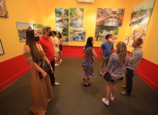 Mostra na Casa das Artes faz registro histórico da cheia recorde do Rio Negro