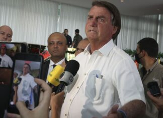 Presidente Bolsonaro tem melhora clínica, diz boletim médico