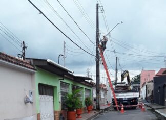 Bairros Nova Esperança e Novo Israel recebem novos postes e rede elétrica