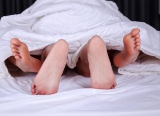 Alergia a sexo? Doença rara pode causar paralisia; entenda