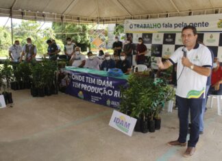 Governo do Amazonas faz entrega de mudas, sementes e alevinos em Iranduba