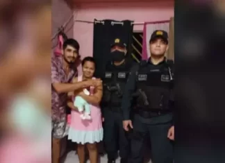 Policiais militares salvam recém-nascida de asfixia