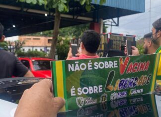 Conservadores se reúnem em frente a CMM para protestar contra a obrigatoriedade da vacinação e não contra a vacinação, diz liderança