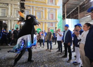 Governador Wilson Lima acompanha reabertura dos galpões dos bois-bumbás Garantido e Caprichoso, em Parintins