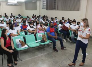 Semana da Mulher: escola estadual de Manaus promove ação com palestras sobre direitos e saúde mental