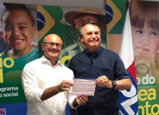 Ao lado de Bolsonaro, Coronel Menezes se filia oficialmente ao PL para tomar a vaga de Omar CPI Aziz