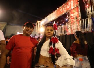 Segunda noite de Carnaboi volta a reunir grande público no Sambódromo