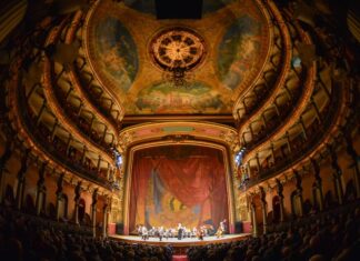 Documentário sobre jiu-jitsu, jazz e peça infantil estão na agenda do Teatro Amazonas