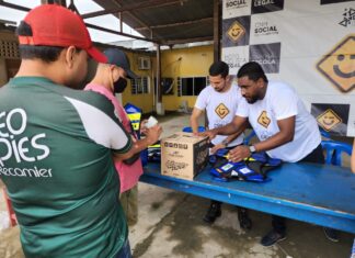 Entrega de capacetes e coletes leva esperança a mototaxistas de Tabatinga