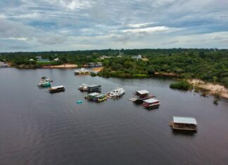 Conselho decide suspender emissão de licenças ambientais para novos flutuantes no Rio Tarumã-Açu