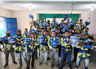 Em Benjamin Constant, Governo do Estado entrega 58 kits de segurança para mototaxista