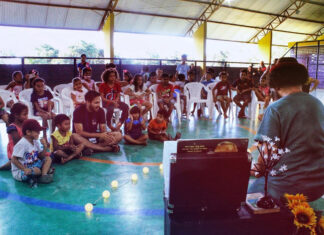 Espetáculo gratuito de teatro anima sábado de Páscoa, em Itacoatiara