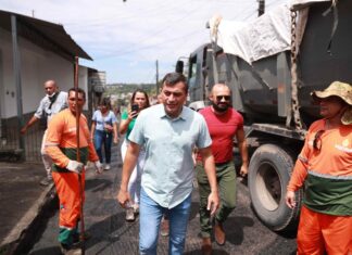 Governador Wilson Lima e prefeito David Almeida vistoriam obras de recuperação viária na zona leste