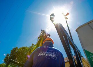 Governo do Estado vistoria andamento do programa Ilumina+ Amazonas em Parintins