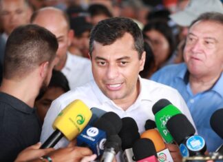 Wilson Lima destaca que Auxílio Estadual Enchente para mais de 9 mil famílias de Manacapuru vai injetar R$ 2,9 milhões no município