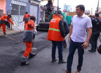 Wilson Lima e David Almeida vistoriam obras da parceria entre Estado e Município para asfaltar 10 mil ruas