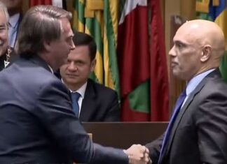 Bolsonaro e Moraes se cumprimentam em cerimônia do TST, tudo de boa