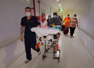 Bebês cardiopatas recebem alta do Hospital Francisca Mendes após meses hospitalizadas