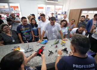 No Careiro Castanho, Governo do Estado inaugura 11º laboratório de robótica das escolas estaduais