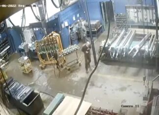 Funcionário é morto por chefe em empresa após tomar café fora do horário;veja o vídeo