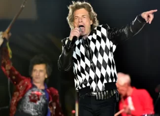 Mick Jagger testa positivo para COVID-19, Rolling Stones forçados a adiar show