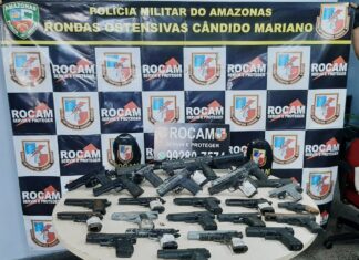 Polícia Militar apreende 27 simulacros de arma de fogo, drogas e arma
