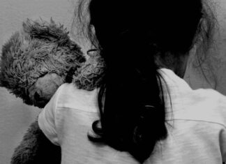 Menina tem crise de choro na escola e revela estupro dentro da própria casa