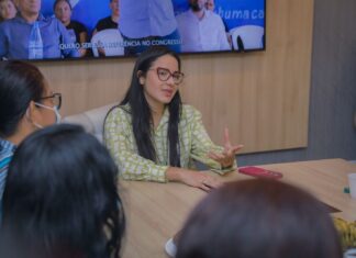 Em Manaus, Adail Filho e Dra. Mayara ouvem Assistentes Sociais de toda a cidade