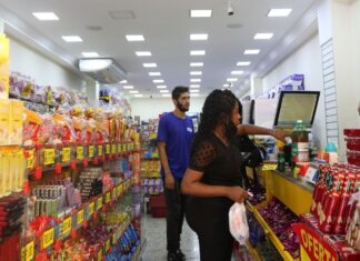 Inflação aumenta no Brasil e acumula 11,89% em 12 meses