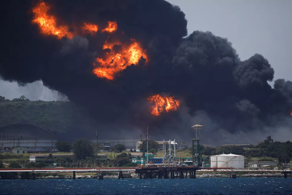 2022-08-06t204045z-870308317-rc208o90f313-rtrmadp-3-cuba-fire-1-