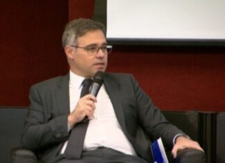 André Mendonça manda ao plenário do STF ação contra PEC dos Benefícios