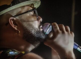 James Rios faz show acústico neste domingo no Teatro Gebes Medeiros