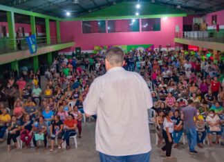 Comício de arrancada da vitória de Hissa Abrahão reúne centenas de pessoas na Praça 14
