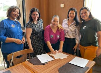 Carol firma compromisso com o grupo Mulheres do Brasil
