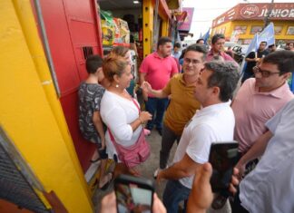 David Almeida, Marcos Rotta e Tadeu de Souza fazem caminhada pela reeleição de Wilson, na zona leste