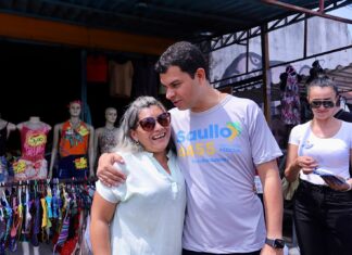 Saullo Vianna é recebido com festa durante caminhada no Jorge Teixeira